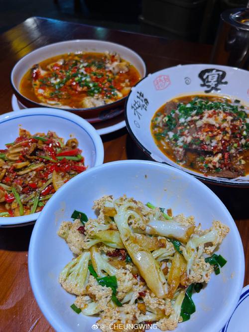 强推五一广场8号口后面的小巷子 湘菜不踩雷古德摸柠真的太太太好喝啦